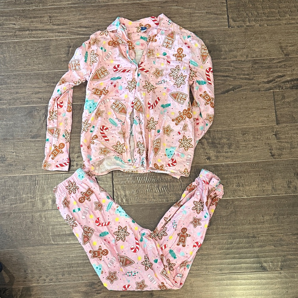 Old Navy Pink Gingerbread Pajama Set